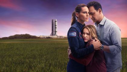 აქედან შორს / Away